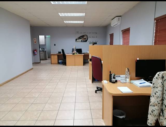436M² OFFICE FOR SALE IN RUSTENBURG CENTRAL